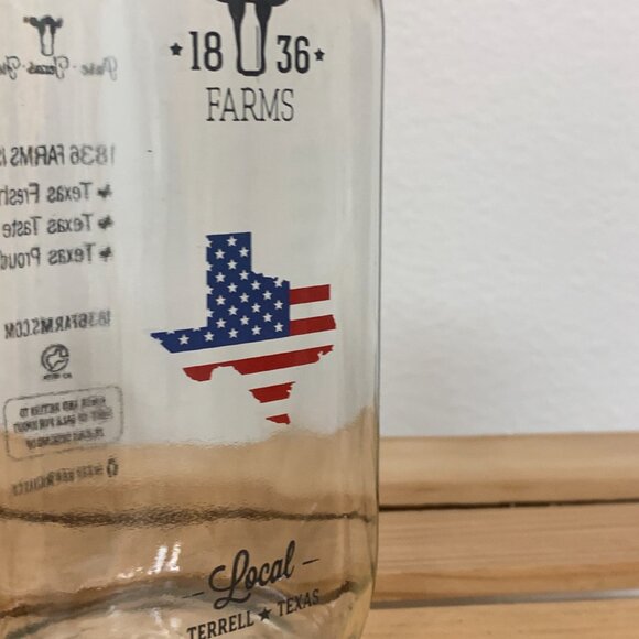 BOTTLE - 32oz 1836 FARMS glass milk bottle purple cap Terrell Texas, FLAG 10" - Picture 6 of 9